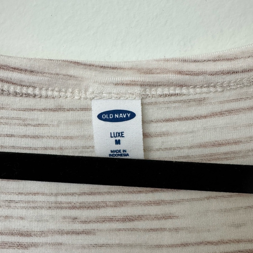 Old Navy Top - Picture 3 of 3